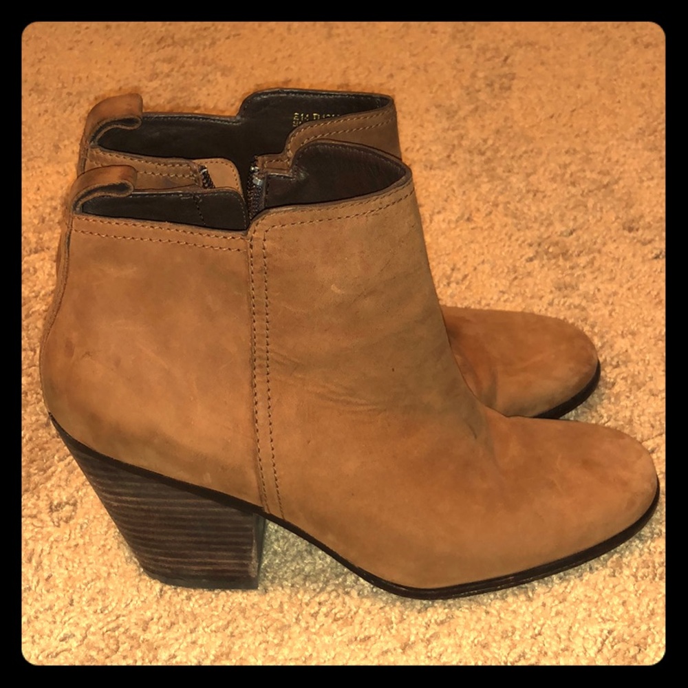 Women’s Cole Haan mid heel leather booties 9.5
